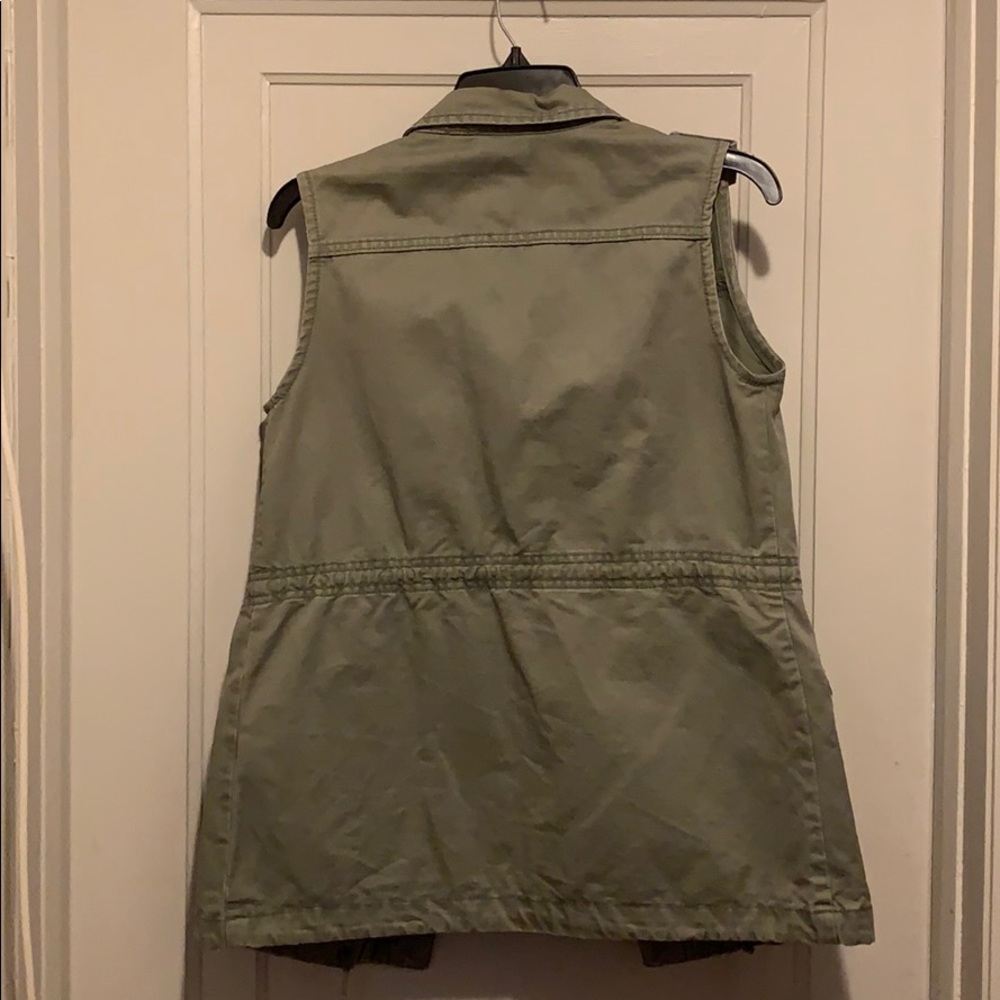 Army Green Vest - Picture 3 of 3